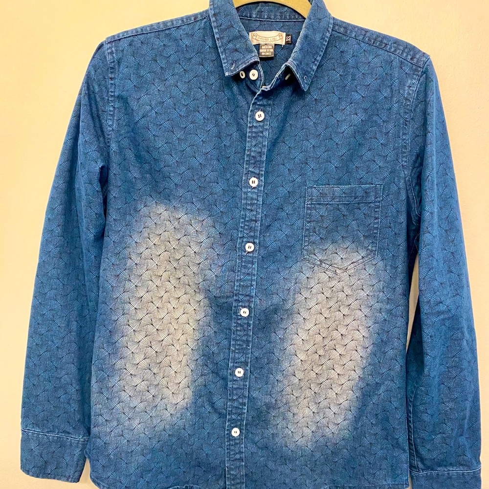 USED Mens  Faded Denim Shirt. SIZE= XS